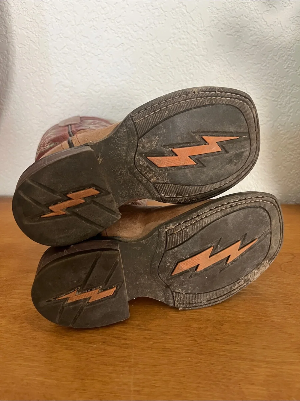 Cody James • Brown and Red Western Cowboy Boots
